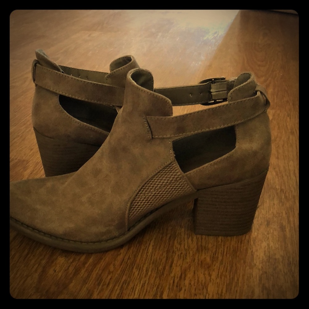 Ankle booties